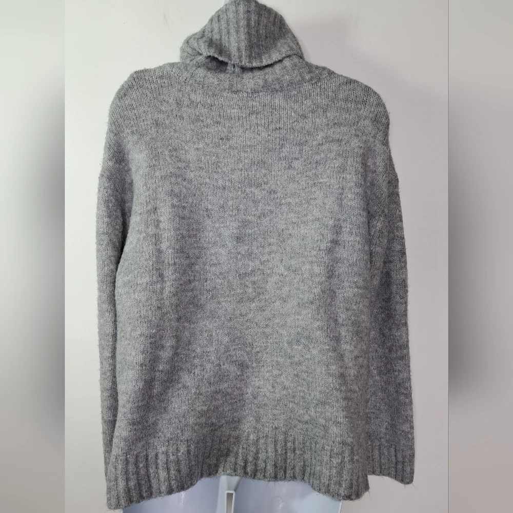 Vici Gray Soft and Cozy Sweater Size XS